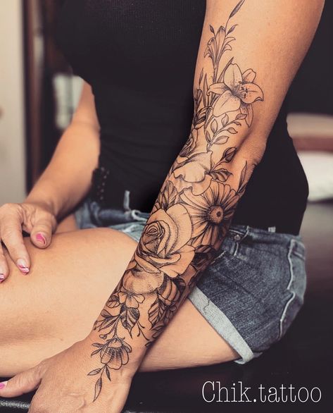 Easy Half Sleeve Tattoos, Jagua Gel, Mangas Tattoo, Forearm Flower Tattoo, Tattoo Diy, Marvel Tattoos, Beautiful Flower Tattoos, Tattoo Zeichnungen, Forearm Sleeve Tattoos