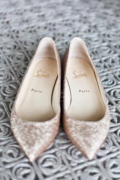 Louboutin Louboutin Flats, Sparkly Flats, Mode Shoes, Perfect Wedding Shoes, Glitter Flats, Wedding Shoes Flats, Wedding Flats, Pointy Toe Flats, Olivia Palermo