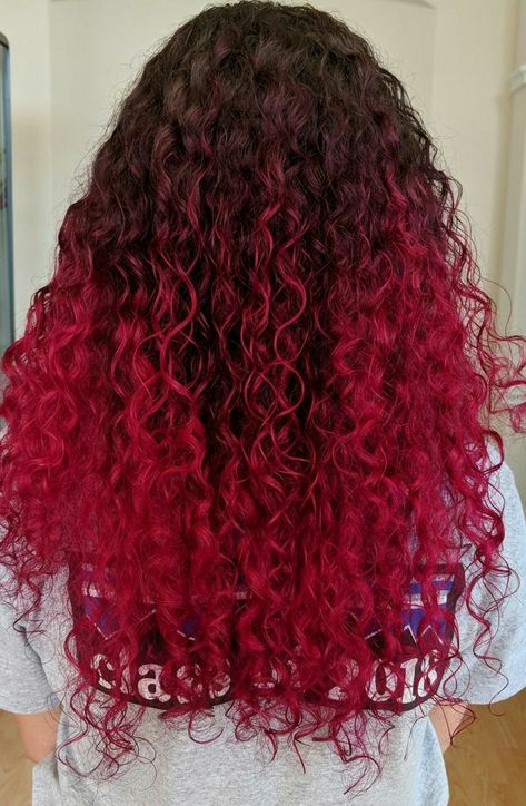 Brown To Red Ombre Curly Hair, Pink Ombre Curly Hair, Red Ends Curly Hair, Bright Pink Curly Hair, Red Curly Hair Highlights, Curly Hair Dyed Tips, Hot Pink Curly Hair, Died Curly Hair, Dyed Curly Hair Ideas Colour