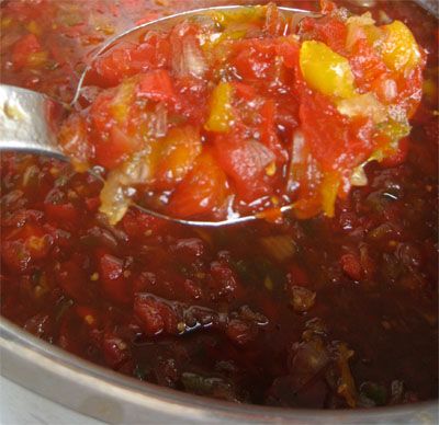 Harry and Davids Pepper and Onion Relish Recipe it makes a great dip when you mix it with cream cheese! Bell Pepper Relish Recipes, Tomatoes Recipes Canning, Red Pepper Relish, Pepper Onion Relish, Harry And David Pepper Relish Recipes, Sweet Red Pepper Relish Recipe, Harry And David Pepper And Onion Relish Recipes, Copycat Harry And David Pepper Relish, Capsicum Relish