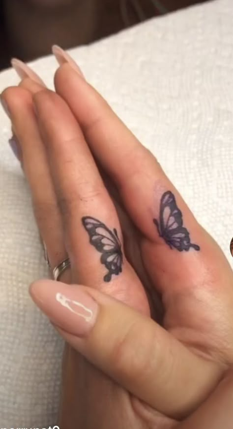 Mommy Daughter Tattoos, Finger Tattoo Ideas, Mom Daughter Tattoos, Daughter Tattoo, Daughter Tattoos, Mother Daughter Tattoos, Finger Tattoo, Tattoos For Daughters, Sister Tattoos