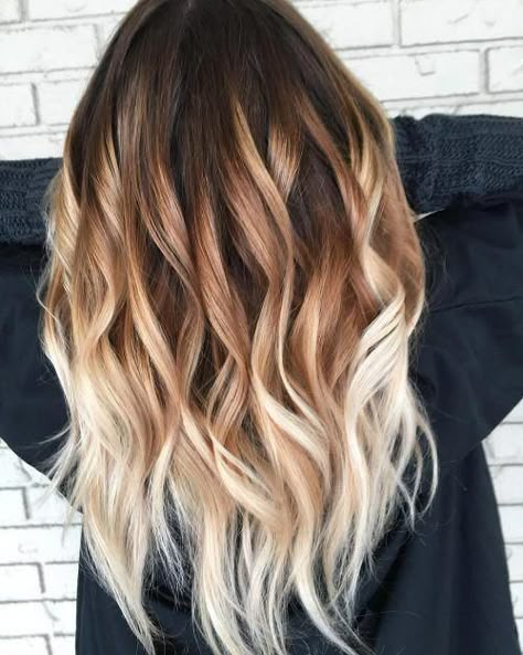 Envy-inducing Platinum Blonde to Golden Brown #balayagehairblonde Blonde Ombre Hair Color, Hair Highlight Trends, Blonde Ombre Hair, Ombre Hair Color Ideas, Rambut Brunette, Blond Ombre, Cute Hair Colors, Ombre Hair Blonde, Dyed Natural Hair