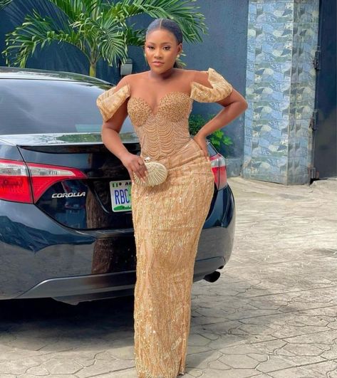 Trendy Asoebi Styles, Lace Asoebi Styles, Latest Lace Styles, Latest Asoebi Styles, Lace Styles For Wedding, Bride Reception Dresses, Aso Ebi Lace Styles, Lace Dress Classy, Latest Aso Ebi Styles