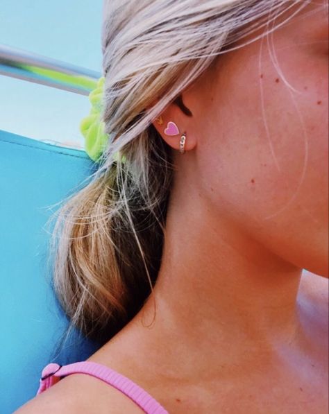 Preppy Earrings, Preppy Vsco, Double Piercing, Preppy Vibes, Second Piercing, Preppy Life, Preppy Jewelry, Earring Inspo, Roller Rabbit