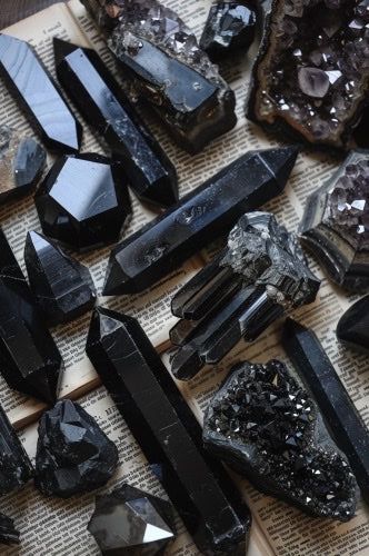 Harnessing the Power of Protection: Exploring Different Crystals and T Dark Academia Crystals, Travel Protection Crystals, Obsidian Crystal Aesthetic, Black Crystals Aesthetic, Crystal Collection Aesthetic, Crystals Aesthetic Witch, Crystal Styling, Obsidian Aesthetic, Gemstone Aesthetic