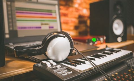 Home Recording Studio Equipment, Music Production Equipment, Lo Fi Music, Digital Audio Workstation, A Tribe Called Quest, Tribe Called Quest, Midi Keyboard, Ableton Live, Recorder Music