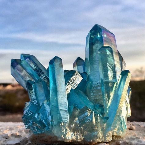 Aura Azul, Aqua Aura Crystal, Aesthetic Types, Love Crystals, Aqua Aura Quartz, Aqua Aura, Crystal Magic, Beautiful Rocks, Art Prompts