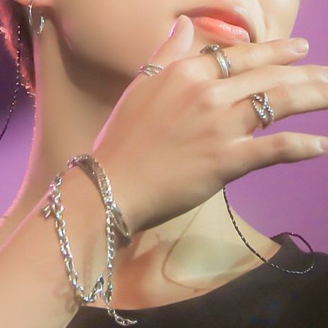 bts jimin previews details rings bracelet Jimin Rings Hand, Jimin Accessories, Jimin Rings, Jimin Jewelry, Jimin Hands, Jimin Bracelet, Bts Jewellery, Jimin Aesthetics, Jimin's Hands