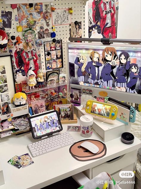 Anime Desk Ideas, Otaku Desk, Desk Anime, Clutter Core, Anime Desk, Otaku Room, Desk Layout, Desk Makeover, Study Room Decor