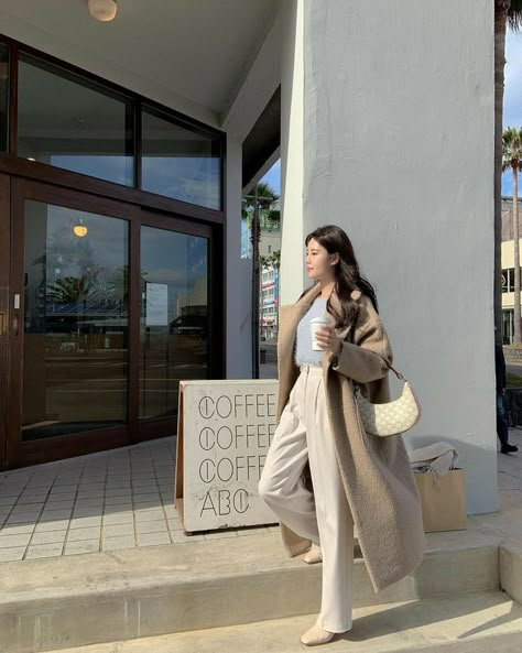 Korea Fall Outfit, Winter Outfits Petite, Japan Autumn Outfit, Spring Outfits Korea, Korea Outfits, Korean Spring Outfits, Holiday Outfits Winter, Korea Life, Winter Office Outfit