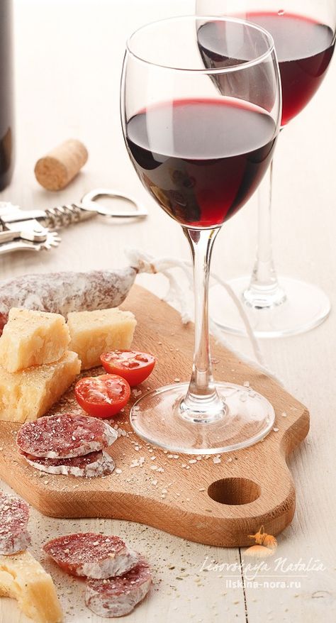 wine and cheese.... Wine And Cheese Party, Cheese Party, A Bottle Of Wine, Wine Cheese, Bottle Of Wine, Snacks Für Party, Wine Time, Wine And Dine, Wine Tasting