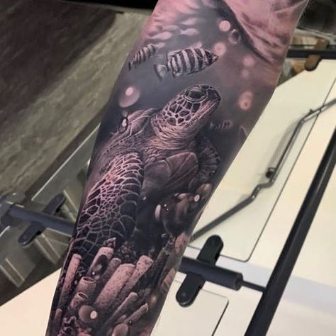 Sea Tattoo Sleeve, Ocean Life Tattoos, Ocean Theme Tattoos, Underwater Tattoo, Ocean Sleeve Tattoos, Tiger Tattoo Sleeve, Sea Turtle Tattoo, Turtle Tattoo Designs, Octopus Tattoo Design