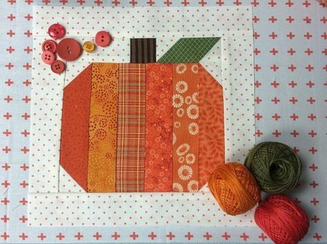 Free Pumpkin Quilt Block Tutorial | Craftsy This adorable scrappy pumpkin block comes together in a snap, so it's perfect weekend project to usher in fall. Pumpkin Quilt Block, Pumpkin Quilt Pattern, Pumpkin Quilt, Fall Quilt Patterns, Halloween Quilt, Sew Projects, Fall Sewing, Holiday Quilts, Halloween Quilts