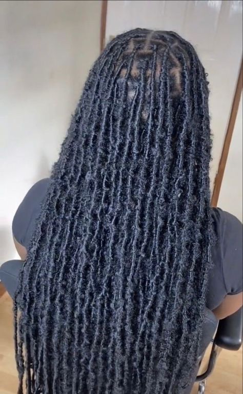 Bohemian Knotless Locs, Small Locs Extensions, Locs With Curly Ends Weave, Small Butterfly Locs Long, Dipped Locs, Ocean Locs Hairstyle, Soft Locs Parting, Soft Locs Medium Length, Big Faux Locs