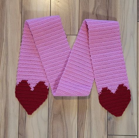 Heart Scarf Pattern Crochet Scart Pattern - Etsy Crochet Scarf Pink, Crochet Heart Scarf, Scarf Pattern Crochet, Messages Instagram, Heart Scarf, Simple Scarf Crochet Pattern, American Crochet, Crochet Scarf Pattern, Crochet Hot Pads