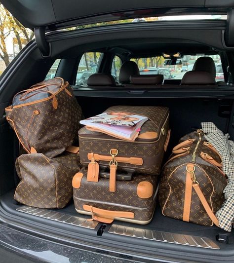 Sac Louis Vuitton, Super Rich Kids, Rich Girl Lifestyle, Trust Fund, Luxury Lifestyle Dreams, Future Lifestyle, Rich Kids, Rich Life, Dream Lifestyle