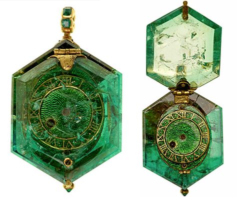 Huge Trove of 16th and 17th Century Jewels Unearthed 101 Years Ago by Demolition Workers Goes on Display at the Museum of London – The Jeweler Blog Cheapside Hoard, 17th Century Jewelry, Emerald Watch, Museum Of London, Smart Tiles, Emerald Crystal, Watch Set, London Museums, Crystal Watches