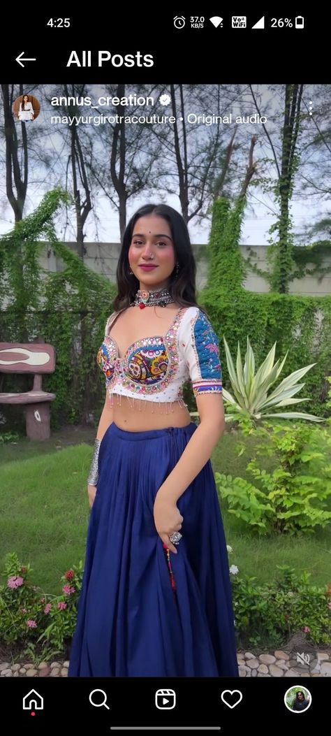 Blue Navratri Outfit, Navratri Choli Blouse Designs Latest, Layered Chaniya Choli, Navratri Chaniya Choli 2023, Kutchi Chaniya Choli, Chaniya Pattern For Navratri, Choli Ideas For Navratri, Blue Garba Outfit, Indowestern Kurti Designs