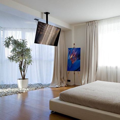 House bedroom Modern Guest Bedroom, Hanging Tv, Ceiling Tv, Suport Tv, Tv Wall Mount, Tv In Bedroom, Tv Bracket, Contemporary Apartment, Modern Curtains