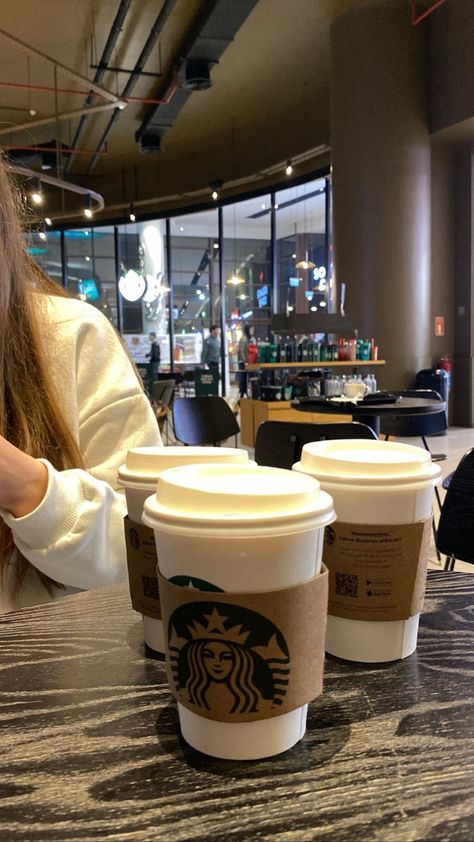 #starbucks Starbucks Fake Story, Happy Birthday Cat, Drawing Couple Poses, Coffee Girl, Fake Pictures, Cat Birthday, Food Snapchat, Fake Story, Snapchat