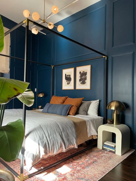 Bedding With Dark Blue Walls, Blue Panelling Wallpaper Bedroom, Midnight Blue Walls Bedrooms, Prussian Blue Bedroom Ideas, Blue Dark Bedroom, Rich Blue Bedroom, Dark Blue Rooms Bedroom, Dark Blue Bedroom Design, Large Bedroom Inspirations