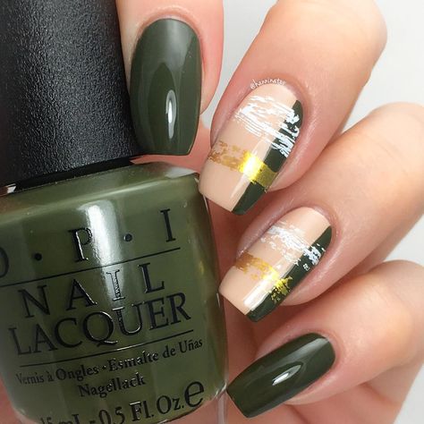 793 Likes, 46 Comments - Hanna | 🇸🇪 (@hanninator) on Instagram: “Throwback to this unposted dry brush/color block mani from when my nails were a bit longer.…” Green Bay Packers Nails, Packer Nails, Gradient Nails, Foil Nails, Nails Inc, Great Nails, Colorful Nail Designs, Nail Polish Strips, Dry Brushing