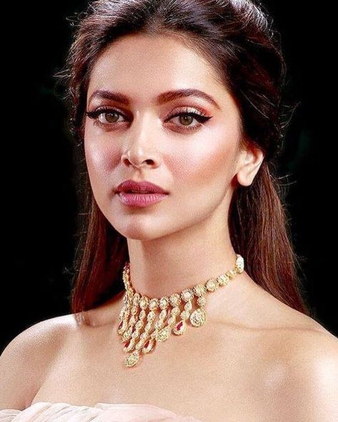 Deepika Padukone Latest Images. Deepika Padukone Hair Styles, Deepika Padukone Makeup, Dipika Padukone, Deepika Padukone Style, Indian Woman, Eyebrow Shape, Marmaris, Bollywood Stars, Bollywood Celebrities