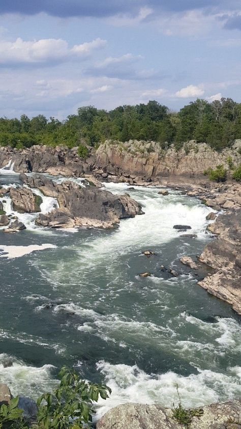 If you have never been to Great Falls Virginia, you need to go! Great Falls National Park Virginia, Great Falls Park Virginia, Must See Places In Virginia, Virginia Nature, Great Falls Virginia, Monongahela National Forest West Virginia, West Virginia Waterfalls, Pretty Scenery, Potomac River