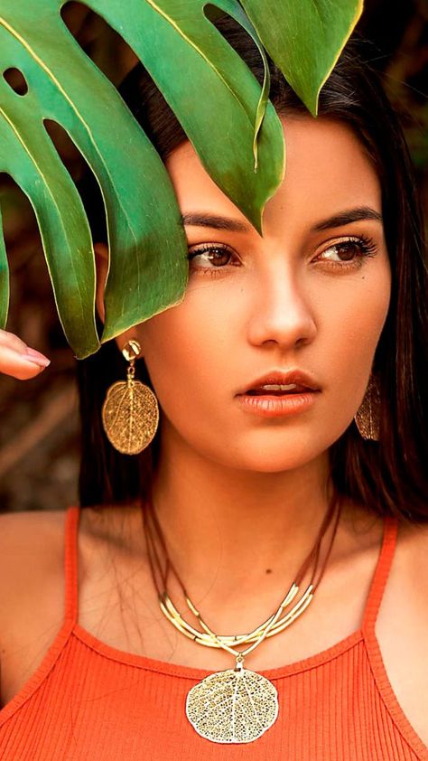 Our pieces are handcrafted with organic materials plated in 18k gold using a special technique . . . #leafearring #leafjewelry #recycled #goldenearrings #bioearrings #sustentableearrings #recycledearrings #recycledjewelry #handmadeearrings Outdoor Jewellery Shoot, Necklace Shoot, Bracelet Photography, 23 Aesthetic, Jewellery Shoot, Western Jewellery, Summer Moodboard, Recycled Earrings, Photographing Jewelry