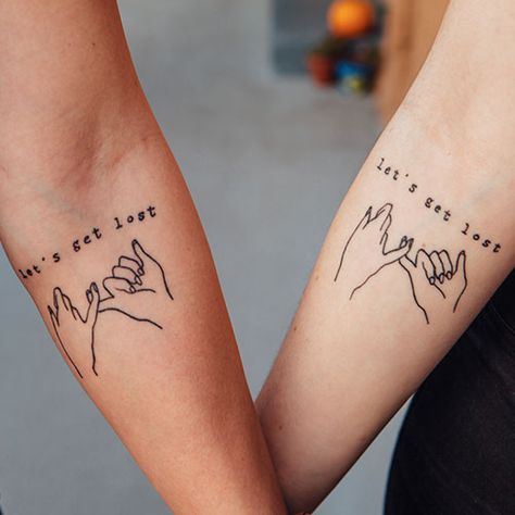 Matching Pinky Promise Tattoo Ideas - Matching Best Friend Tattoos For Women: Cute Matching Tattoo Designs and Ideas For Besties and BFFs #tattoos #tattoosforwomen #tattooideas #tattoodesigns Eternal Love Tattoo, Arm Tattos, Cute Best Friend Tattoos, Pinky Promise Tattoo, Partner Tattoos, Sister Tattoo Designs, Promise Tattoo, Tattoo Diy, Matching Best Friend Tattoos