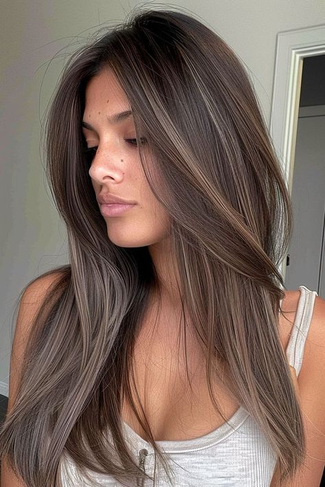 Haircuts With Long Layers, Straight Hair Haircuts, Straight Brunette Hair, Brown Hair Inspiration, Brown Straight Hair, Black Hair Balayage, Sophisticated Hairstyles, Brown Hair Looks, Brown Hair Inspo