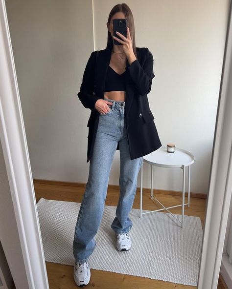 Outfit With New Balance, Straight Jeans Outfit, Friday Outfit, Zara Blazer, Outfit Jeans, Jeans Outfit, Weekend Vibes, New Balance Shoes, Outfits Casuales