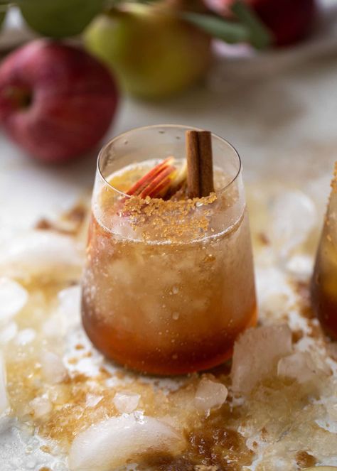 Brown Sugar Bourbon Smash - Brown Sugar Bourbon Smash Brown Sugar Simple Syrup, Bourbon Smash, Cider Sangria, Apple Cider Sangria, Apple Bourbon, Brown Sugar Syrup, Bourbon Drinks, Bourbon Cocktails, Fall Cocktails