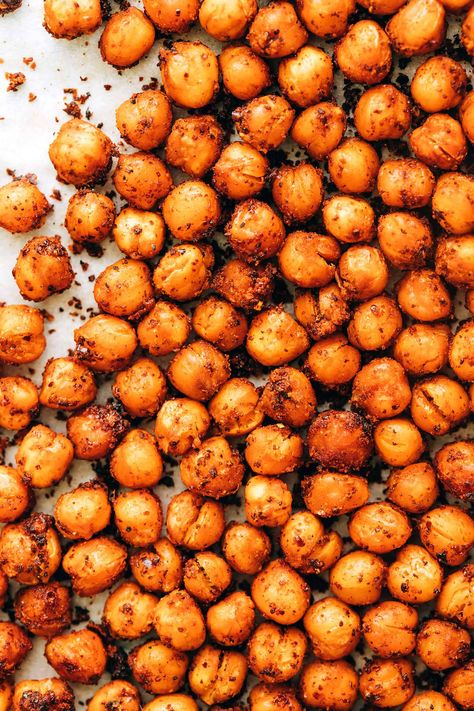 Roasted Garbanzo Beans, Oven Roasted Chickpeas, Chickpea Recipes Roasted, Chickpeas Recipe, Gimme Some Oven, Crispy Chickpeas, Snacks To Make, Chickpea Recipes, Think Food