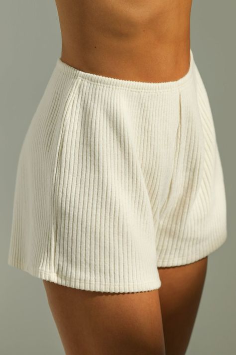 Summer Lounge Wear, Italian Summer Outfits, Natural Clothing, Diy Vetement, Joah Brown, Ribbed Shorts, Italian Summer, Knit Short, Lounge Shorts