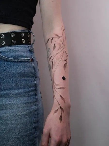 Arm Wrap Tattoo, Flower Vine Tattoos, Tattoo On Thigh, Tattoo Over Scar, Cuff Tattoo, Forever Tattoo, Tattoo Words, Tattoo Art Ideas, Vine Tattoo