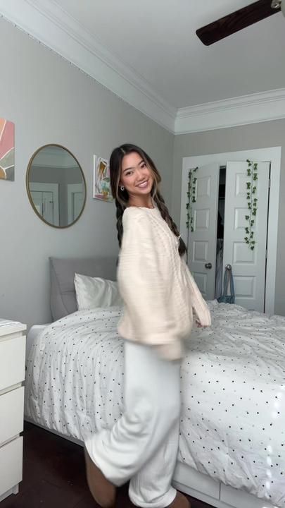 Lauren Kim on TikTok Lauren Burch Tiktok, Lauren Kim, Kim K Comfy Outfits, Lauren Kim Outfits, Lauren Licup Outfits, Kimes Ranch Hoodie, Utah Outfits, Kim Hair, Cute Winter Outfits