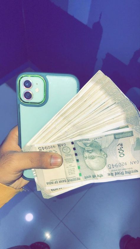 Bike Night Ride Snapchat, Mirror Selfie Boy No Face Aesthetic, Cash In Hand, Holi Girls, Stylish Boy Haircuts, Money Images Cash Indian, Bike Night, Apple Watch Fashion, Night Ride