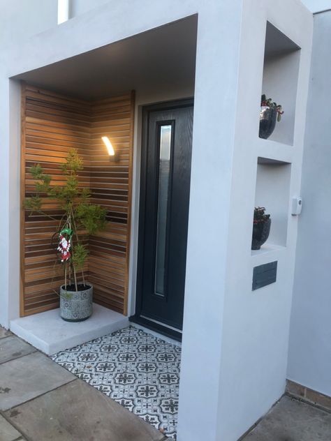 Porch Wood, Modern Porch, Wood Panelling, House Main Gates Design, Exterior House Remodel, House Front Porch, Bungalow Renovation, Modern Entrance, Front Porch Design