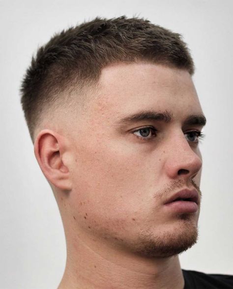 The Coolest Military Haircuts for Men #militaryhaircut #armyhaircut #buzzcut #crewcut #flattop #highandtight #quiff Men’s Summer Hairstyles, Marine Haircut, Army Haircut, Military Haircuts Men, Hairstyle Boy, Very Short Hair Men, Crew Cut Haircut, Military Hair, Men Fade Haircut Short