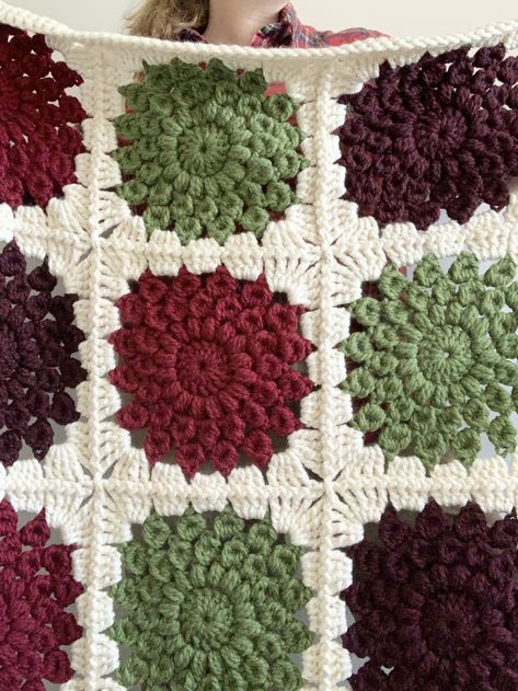 Special Edition Christmas Island Time Blanket Pattern — NautiKrall Crochet Crochet Sunburst Granny Square, Nautikrall Crochet, Crochet Sunburst, Crochet Patchwork Blanket, Granny Square Häkelanleitung, Crochet Cluster Stitch, Christmas Crochet Blanket, Sunburst Granny Square, Granny Square Projects