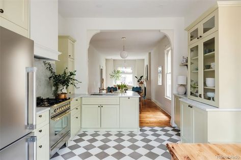 Peek Inside This Renovated Denver Victorian Home (PHOTOS) | Apartment Therapy 1920s Kitchen Remodel, Victorian Home Renovation, 1920s Kitchen, Old Victorian Homes, Built In Banquette, Gray And White Kitchen, Victorian Kitchen, Fall Kitchen, Kitchen Remodel Idea