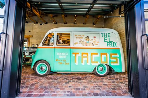 Braves Stadium, Mexican Food Truck, Foodtrucks Ideas, Taco Food Truck, Taco Food, Visuell Identitet, Food Van, Taco Stand, Food Truck Business