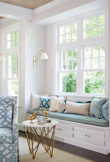 Window seats in the family room provide additional seating. Window Bench Seat, Window Seat Design, Custom Bench Cushion, Window Benches, Banquette Seating, Cool Ideas, A Living Room, Window Seat, Living Room Lighting