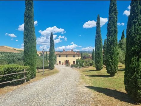 Luxury villa with Pool, games room & Bocce court - Villas for Rent in Peccioli, Toscana, Italy - Airbnb Italy Airbnb, Bocce Court, Villa With Pool, Toscana Italy, Peaceful Place, Pool Games, Games Room, Family Getaways, Peaceful Places