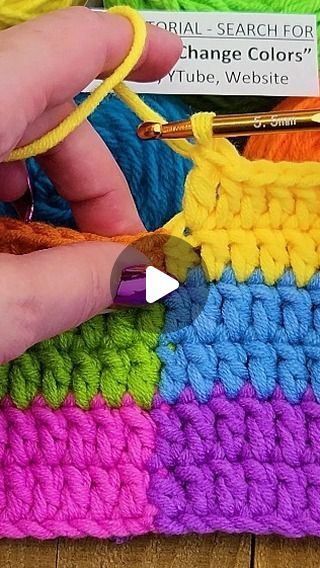 Change Colors In Crochet, Yarn Tutorials, Crochet Artist, Crochet Hack, Crochet Stitches Free, Easy Crochet Stitches, Crochet Lessons, Crochet Stitches For Beginners, Haken Baby