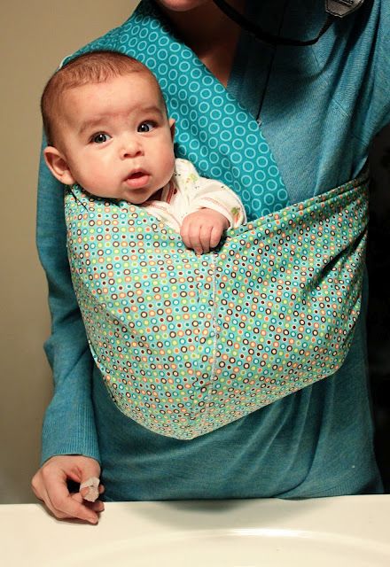 Pouches To Sew, Baby Sling Diy, Baby Sling Pattern, Baby Carrier Pattern, Mei Tai Baby Carrier, Sewing Pouch, Carrier Pattern, Newborn Pillow, Handmade Baby Shower Gift