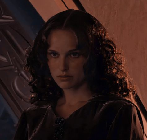 Star Wars Icon Padmé Amidala, Revenge Of The Sith, Chefs Kiss, The Sith, Padme Amidala, Lord Voldemort, Digital Music, Revenge, Curly Hair