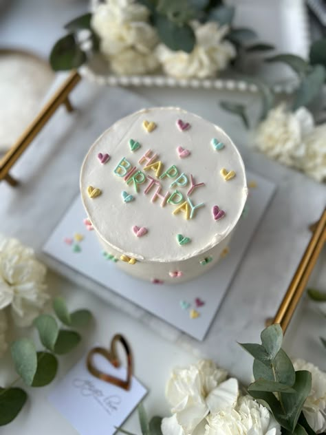 Group Birthday Cake, Cakes Creative, Ugly Cakes, Small Birthday Cakes, Mini Torte, Artistic Ideas, Heart Nail Designs, 2 Birthday Cake, Mini Tortillas