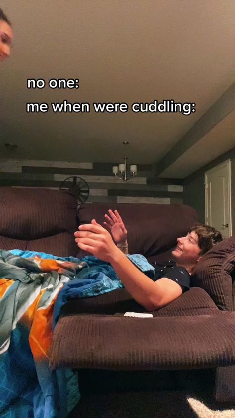 Cuddle With Boyfriend, Country Relationship Goals, Relationship Goals Text, Cute Couples Cuddling, Relatable Crush Posts, Couple Goals Teenagers, Boyfriend Goals, Relationship Goals Pictures, Cute Couples Kissing